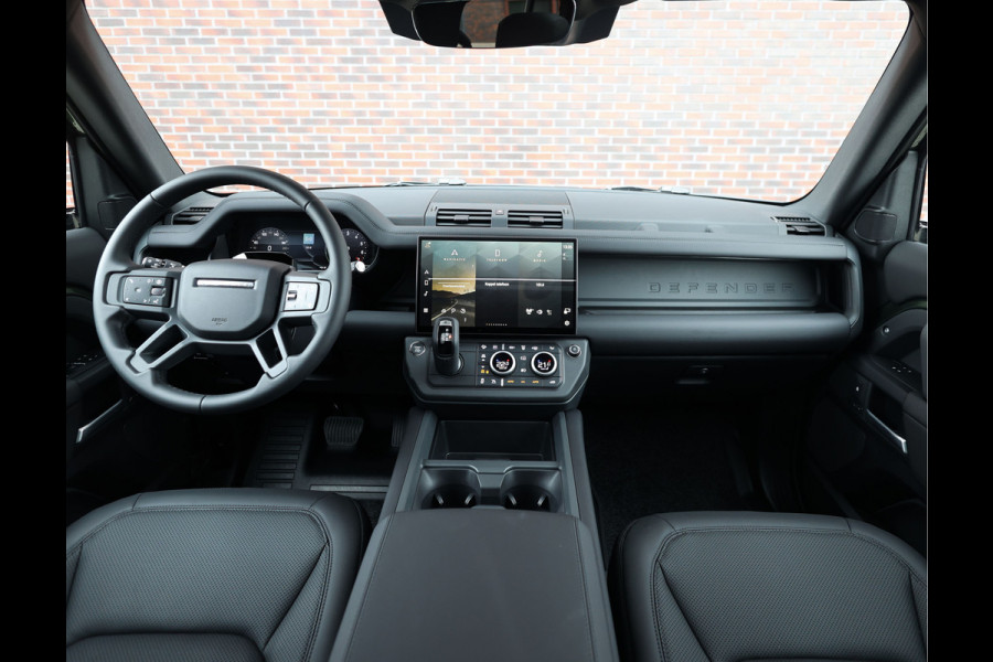 Land Rover Defender 110 P300e X-Dynamic SE | Nieuw! - Urban - Pano - Trekhaak