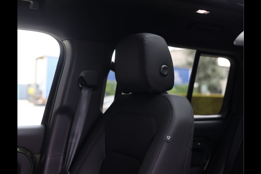 Land Rover Defender 110 P300e X-Dynamic SE | Nieuw! - Urban - Pano - Trekhaak