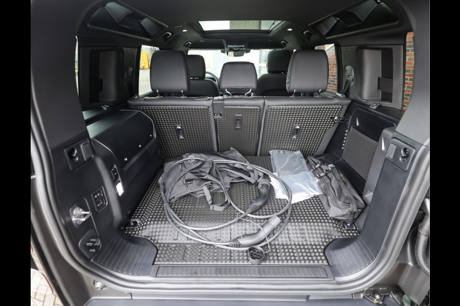 Land Rover Defender 110 P300e X-Dynamic SE | Nieuw! - Urban - Pano - Trekhaak