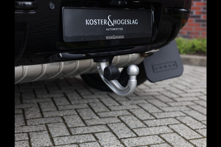Land Rover Defender 110 P300e X-Dynamic SE | Nieuw! - Urban - Pano - Trekhaak