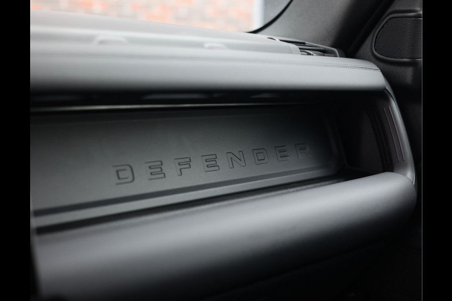 Land Rover Defender 110 P300e X-Dynamic SE | Nieuw! - Urban - Pano - Trekhaak