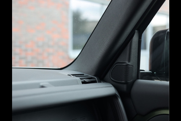 Land Rover Defender 110 P300e X-Dynamic SE | Nieuw! - Urban - Pano - Trekhaak