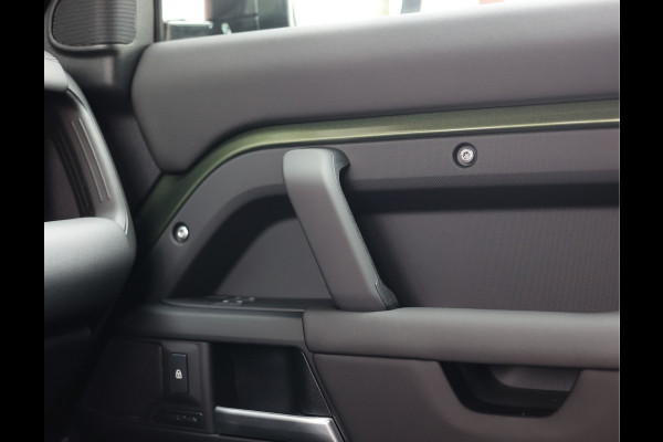 Land Rover Defender 110 P300e X-Dynamic SE | Nieuw! - Urban - Pano - Trekhaak