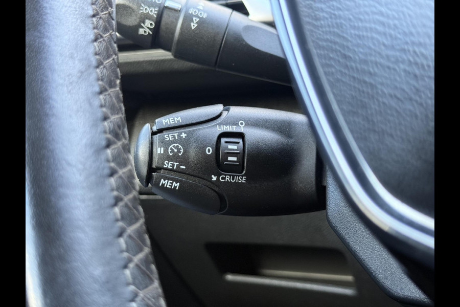 Peugeot 5008 1.2 PureTech Premium 7p. 2e Eigenaar|Camera|Carplay|Clima|Cruise|PDC V+A|Trekhaak|N.A.P|APK tot 06-2027
