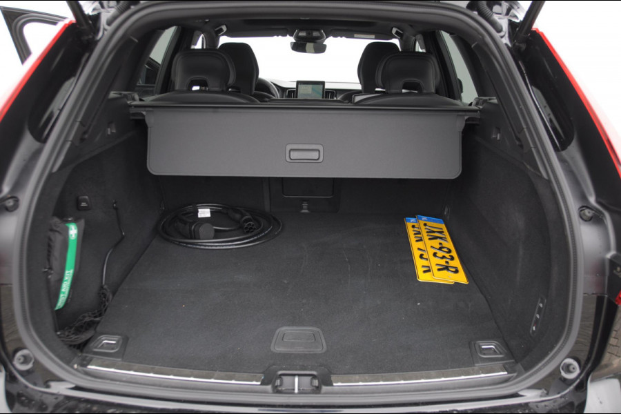 Volvo XC60 T6 350PK Automaat AWD Ultra Black Edition Trekhaak / Luchtvering / Facelift/ Head-up display/ Harman Kardon audio/ BLIS/ Elektrischbedienbare stoelen met geheugen / Panoramadak/ Adaptive cruise control/ Pilot assist/ Apple Carplay/ Android auto/