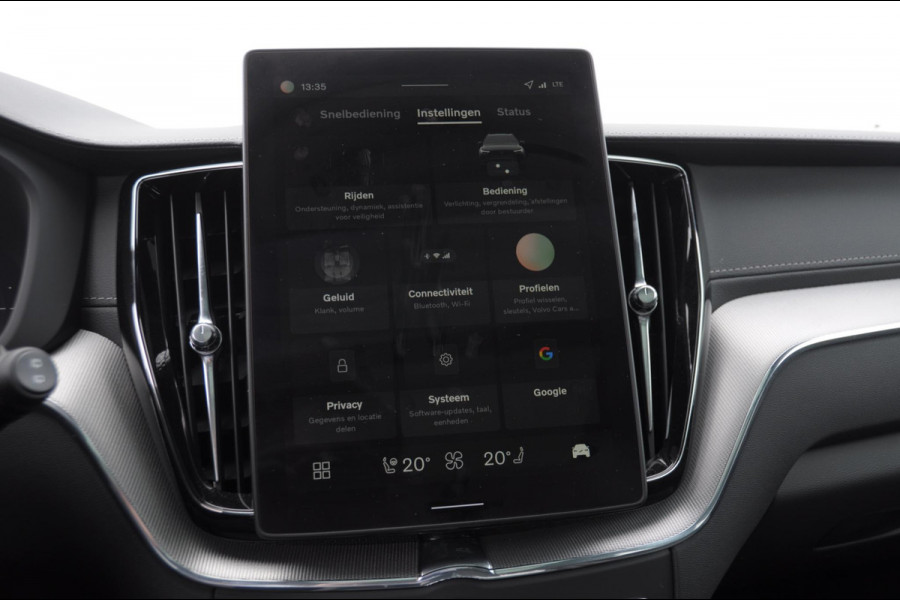 Volvo XC60 T6 350PK Automaat AWD Ultra Black Edition Trekhaak / Luchtvering / Facelift/ Head-up display/ Harman Kardon audio/ BLIS/ Elektrischbedienbare stoelen met geheugen / Panoramadak/ Adaptive cruise control/ Pilot assist/ Apple Carplay/ Android auto/