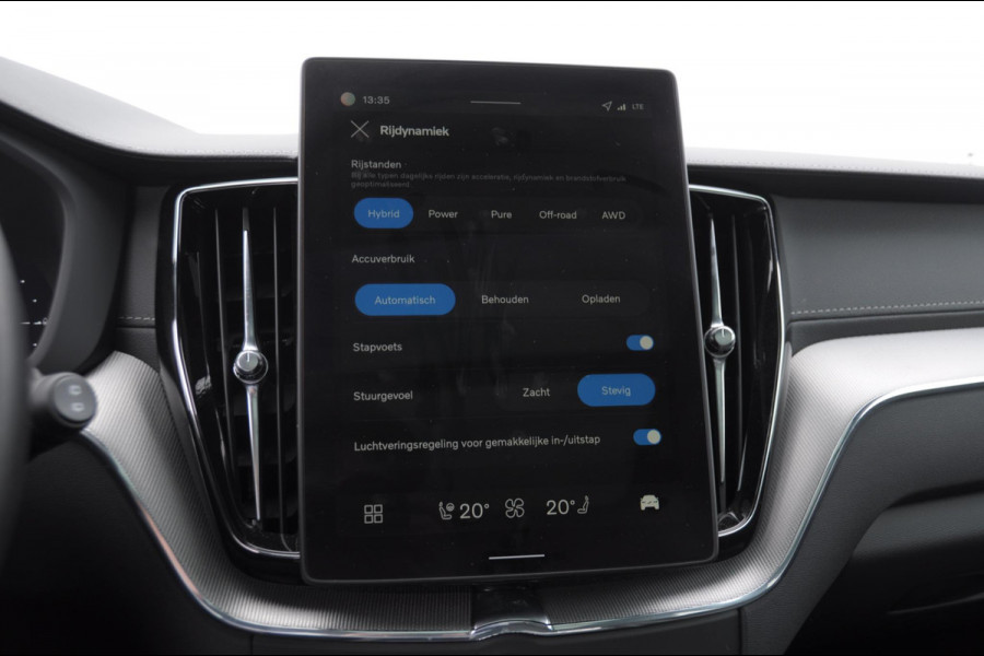 Volvo XC60 T6 350PK Automaat AWD Ultra Black Edition Trekhaak / Luchtvering / Facelift/ Head-up display/ Harman Kardon audio/ BLIS/ Elektrischbedienbare stoelen met geheugen / Panoramadak/ Adaptive cruise control/ Pilot assist/ Apple Carplay/ Android auto/