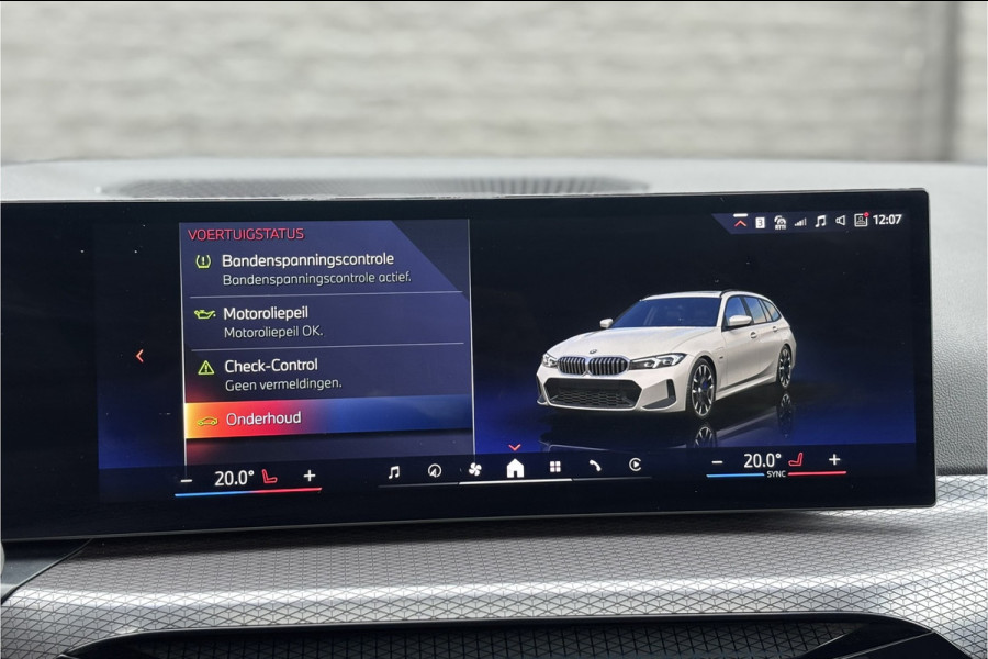 BMW 3 Serie Touring 330e M-Sport | 19,5 kWh Accu | Panodak | Head-Up | Memory | Trekhaak | 360° Camera | Fabrieksgarantie