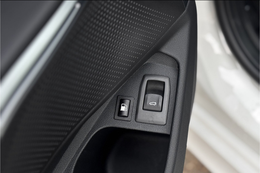 BMW 3 Serie Touring 330e M-Sport | 19,5 kWh Accu | Panodak | Head-Up | Memory | Trekhaak | 360° Camera | Fabrieksgarantie
