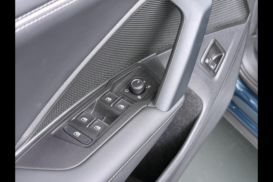 Volkswagen Tayron 1.5 eHybrid Elegance VAN:44.900,- VOOR:41.770,- UW HERFSTVOORDEEL:3.130,- PHEV | 204PK | LEDER/ALCANTARA | IQ.DRIVE PAKKET | MASSAGE STOEL | 360 | KEYLESS | ADAPTIVE CRUISE | SFEERLICHT | MATRIX | STUUR+ STOELVERWARMING | FABRIEKSGARANTIE
