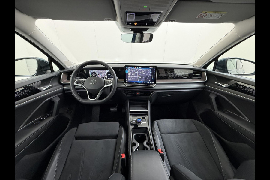 Volkswagen Tayron 1.5 eHybrid Elegance VAN:44.900,- VOOR:41.770,- UW HERFSTVOORDEEL:3.130,- PHEV | 204PK | LEDER/ALCANTARA | IQ.DRIVE PAKKET | MASSAGE STOEL | 360 | KEYLESS | ADAPTIVE CRUISE | SFEERLICHT | MATRIX | STUUR+ STOELVERWARMING | FABRIEKSGARANTIE