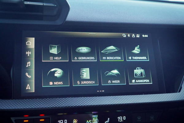 Audi A3 Limousine 2.5 TFSI RS 3 quattro / 1 van 300 / Keramisch / Pano / Kuipstoelen / B&O