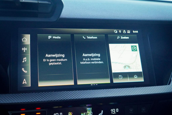Audi A3 Limousine 2.5 TFSI RS 3 quattro / 1 van 300 / Keramisch / Pano / Kuipstoelen / B&O