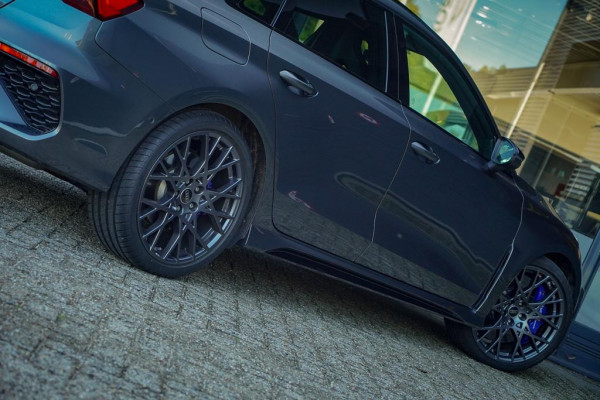 Audi A3 Limousine 2.5 TFSI RS 3 quattro / 1 van 300 / Keramisch / Pano / Kuipstoelen / B&O