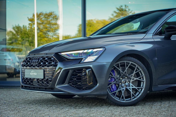 Audi A3 Limousine 2.5 TFSI RS 3 quattro / 1 van 300 / Keramisch / Pano / Kuipstoelen / B&O