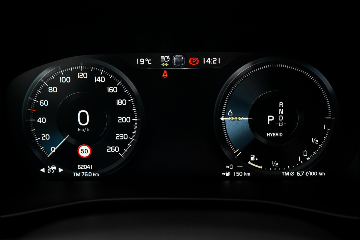 Volvo XC40 1.5 T5 Recharge R-Design ACC H/K Trekhaak Stuur & Stoelverw