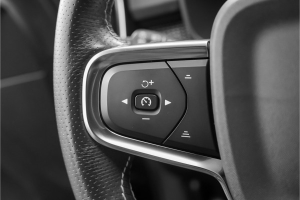 Volvo XC40 1.5 T5 Recharge R-Design ACC H/K Trekhaak Stuur & Stoelverw