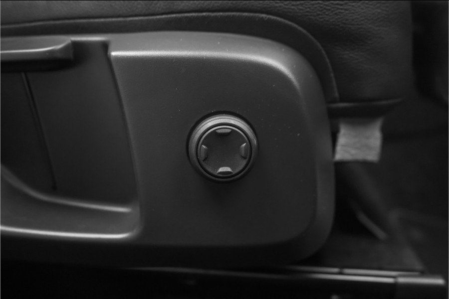 Volvo XC40 1.5 T5 Recharge R-Design ACC H/K Trekhaak Stuur & Stoelverw