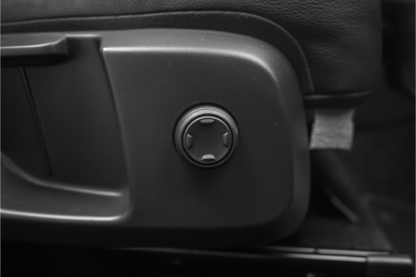 Volvo XC40 1.5 T5 Recharge R-Design ACC H/K Trekhaak Stuur & Stoelverw