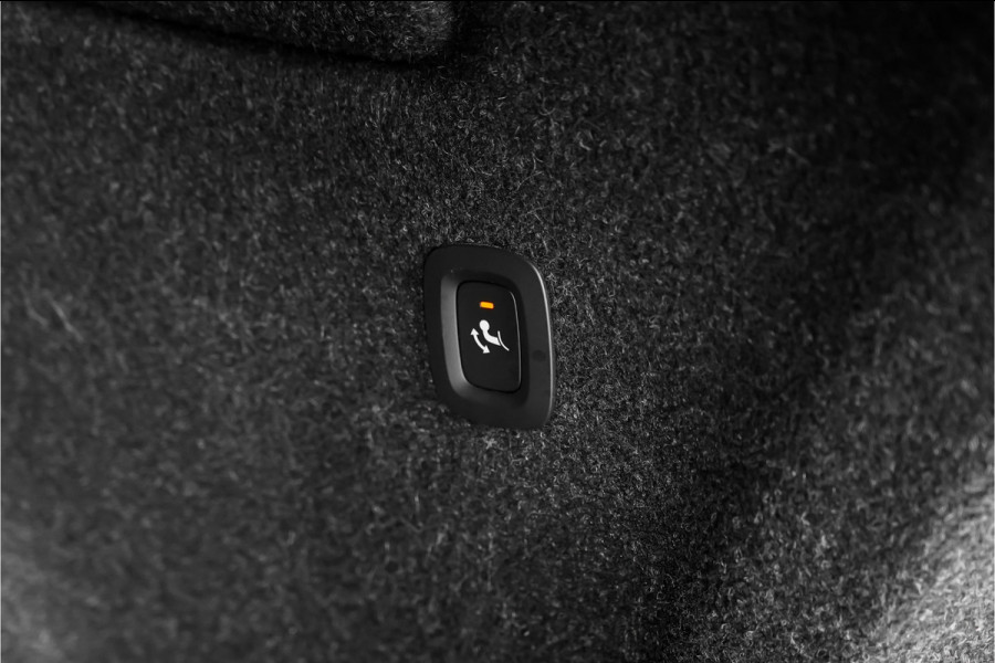 Volvo XC40 1.5 T5 Recharge R-Design ACC H/K Trekhaak Stuur & Stoelverw
