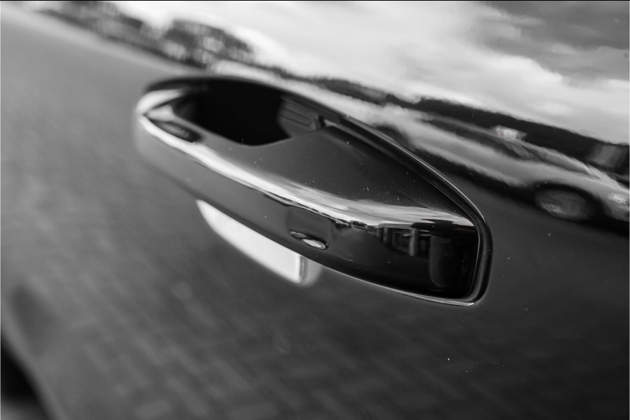 Volvo XC40 1.5 T5 Recharge R-Design ACC H/K Trekhaak Stuur & Stoelverw