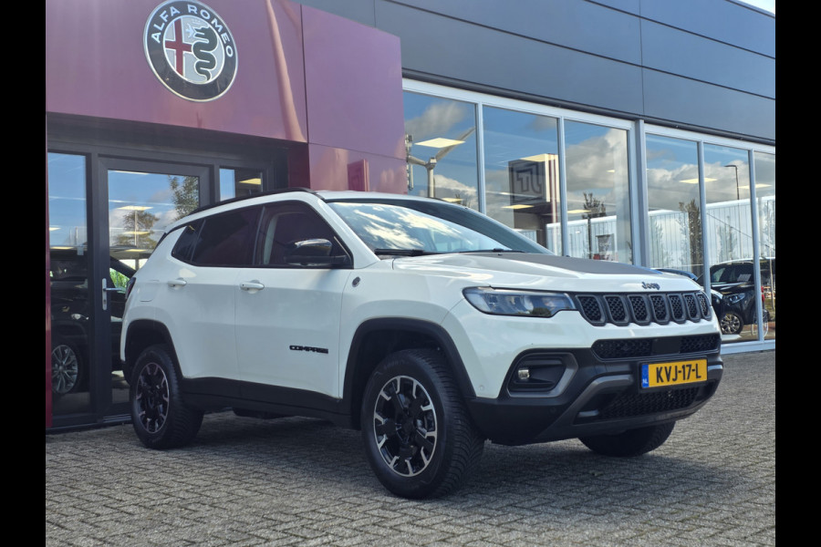 Jeep Compass 4xe 240 Plug-in Hybrid Electric Trailhawk | Trekhaak 1250KG | Alpine Audio | Winterpakket