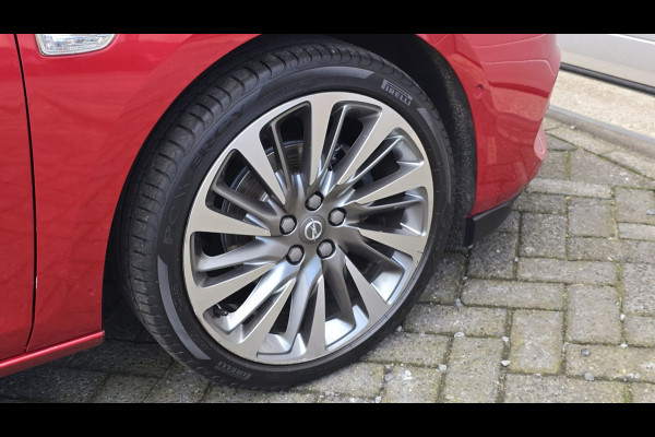 Opel Astra 1.2 Launch Elegance Bomvol opties, full OH, Carplay