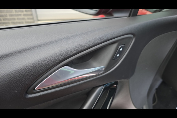 Opel Astra 1.2 Launch Elegance Bomvol opties, full OH, Carplay