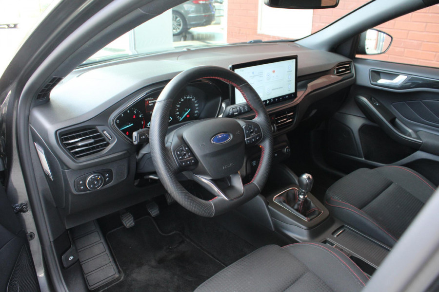 Ford FOCUS Wagon 1.0 EcoBoost Hybrid ST Line 125pk | Winter Pack | Adaptive Cruise Control | BLIS | Climate Control | Camera |