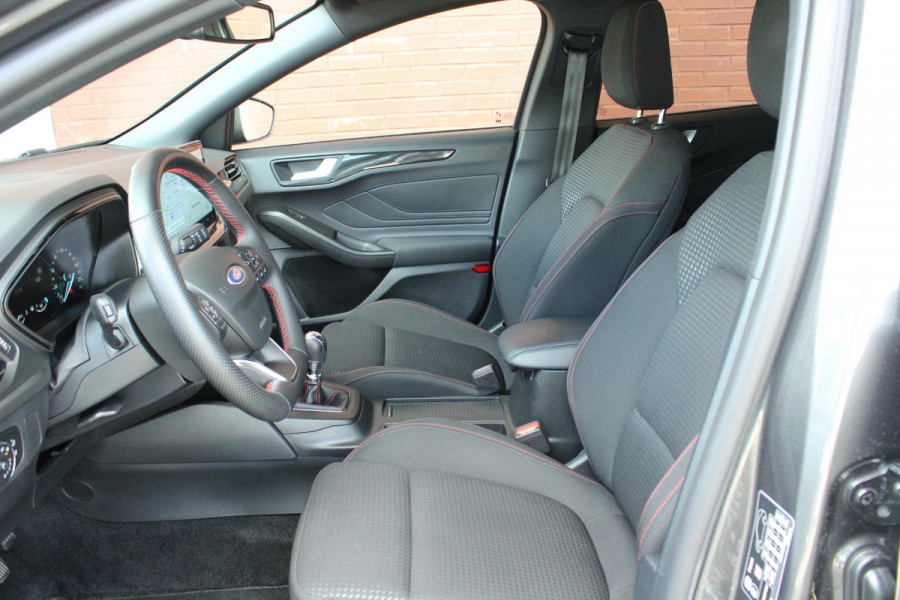 Ford FOCUS Wagon 1.0 EcoBoost Hybrid ST Line 125pk | Winter Pack | Adaptive Cruise Control | BLIS | Climate Control | Camera |