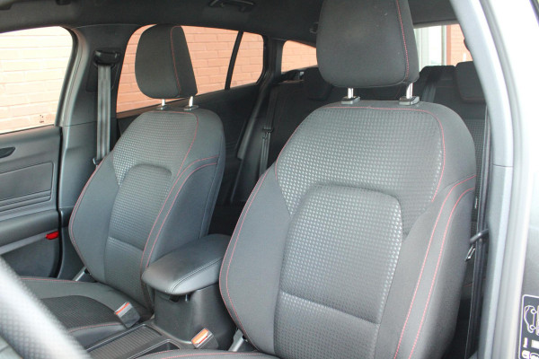 Ford FOCUS Wagon 1.0 EcoBoost Hybrid ST Line 125pk | Winter Pack | Adaptive Cruise Control | BLIS | Climate Control | Camera |