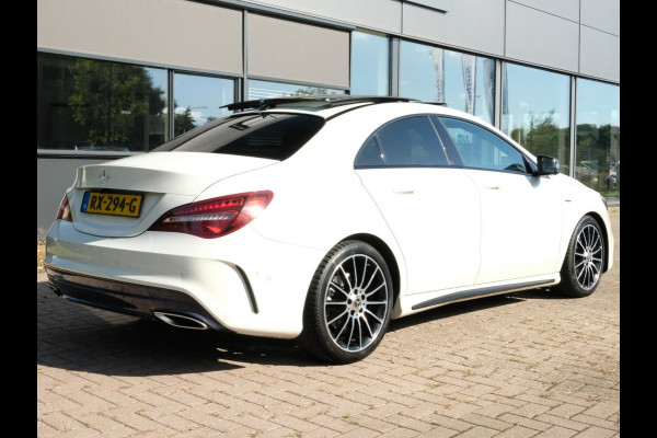 Mercedes-Benz CLA-Klasse 180 AMG-line 122 PK | Panorama dak | Dealer onderhouden | All-Season banden | Navigatie | Camera | Carplay | Parkeersensoren
