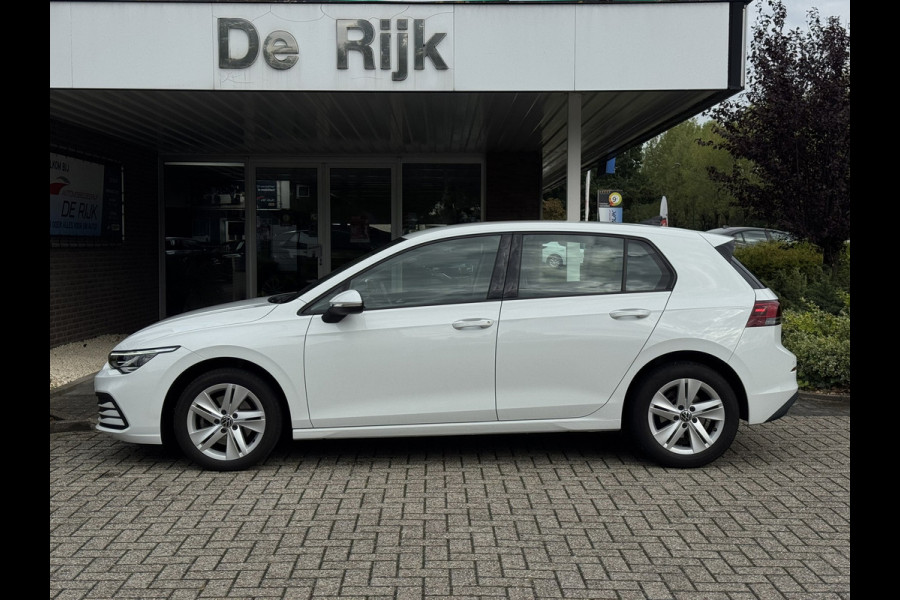 Volkswagen Golf 1.0 eTSI Life | Carplay/Android, Camera, Stoel+Stuurverw., LED, ACC | Winter Pakket |