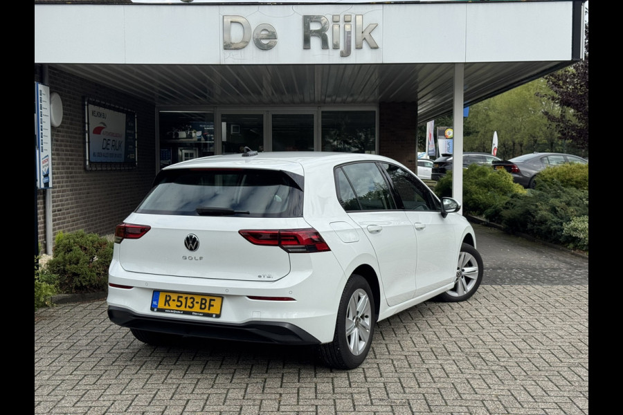 Volkswagen Golf 1.0 eTSI Life | Carplay/Android, Camera, Stoel+Stuurverw., LED, ACC | Winter Pakket |