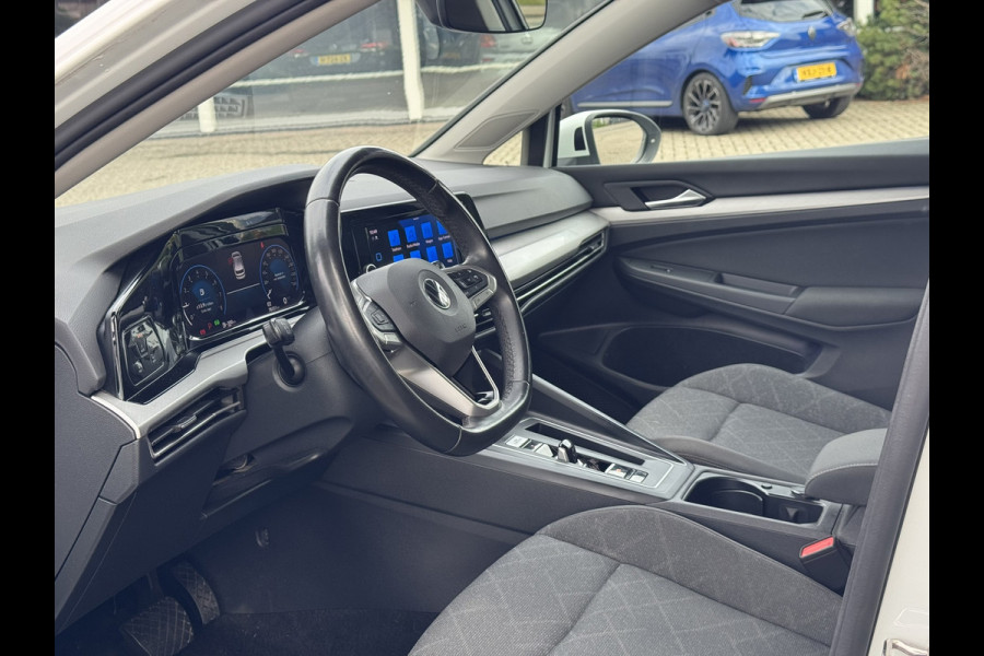 Volkswagen Golf 1.0 eTSI Life | Carplay/Android, Camera, Stoel+Stuurverw., LED, ACC | Winter Pakket |