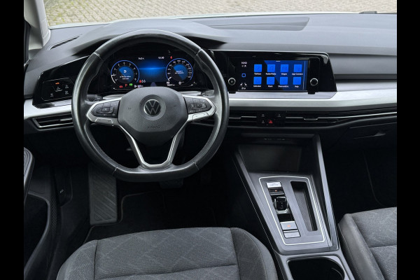 Volkswagen Golf 1.0 eTSI Life | Carplay/Android, Camera, Stoel+Stuurverw., LED, ACC | Winter Pakket |