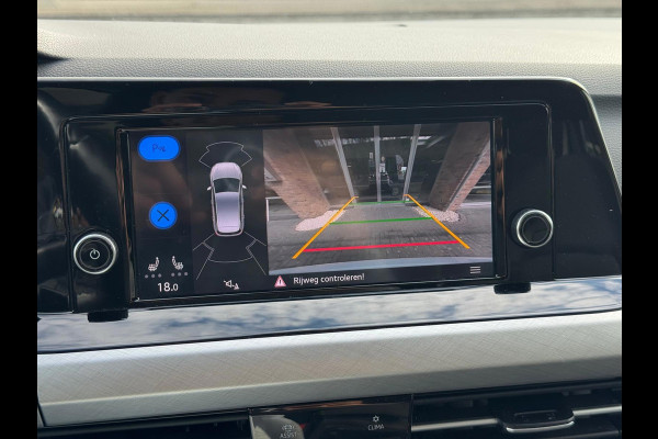 Volkswagen Golf 1.0 eTSI Life | Carplay/Android, Camera, Stoel+Stuurverw., LED, ACC | Winter Pakket |