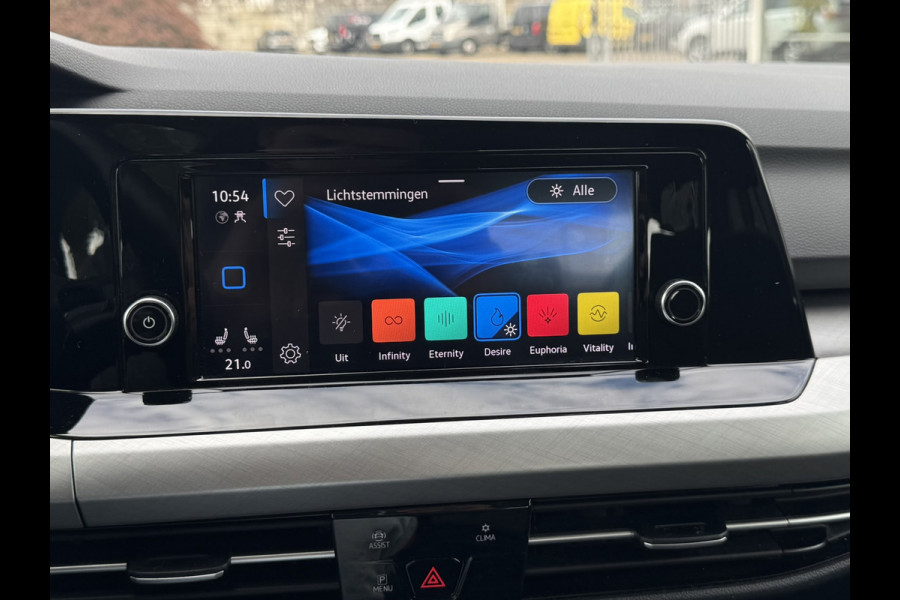 Volkswagen Golf 1.0 eTSI Life | Carplay/Android, Camera, Stoel+Stuurverw., LED, ACC | Winter Pakket |