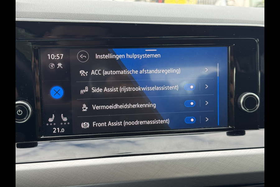 Volkswagen Golf 1.0 eTSI Life | Carplay/Android, Camera, Stoel+Stuurverw., LED, ACC | Winter Pakket |