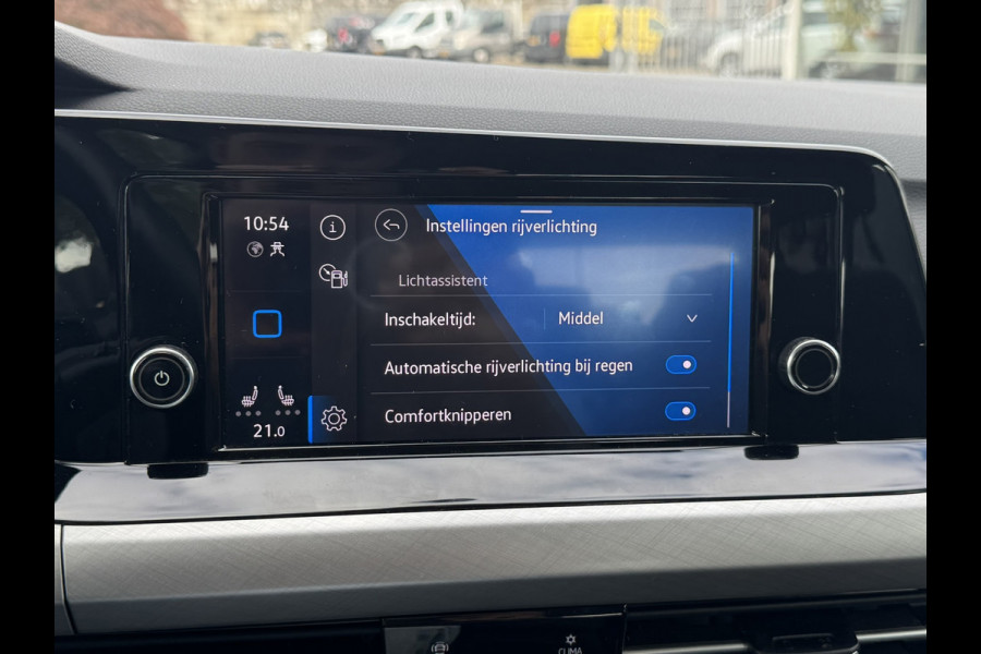 Volkswagen Golf 1.0 eTSI Life | Carplay/Android, Camera, Stoel+Stuurverw., LED, ACC | Winter Pakket |