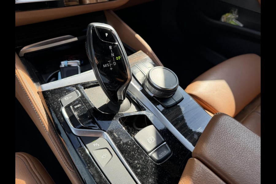 BMW 5 Serie Touring 530d High Executive M-Sport | 360* Camera | Harmon Kardon | Navigatie | Stoelverwarming |