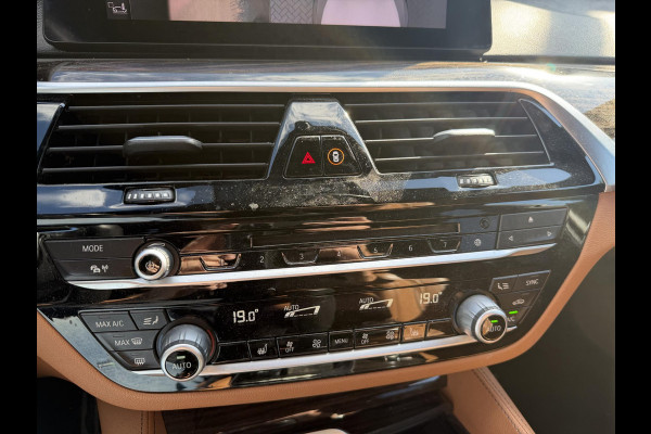 BMW 5 Serie Touring 530d High Executive M-Sport | 360* Camera | Harmon Kardon | Navigatie | Stoelverwarming |