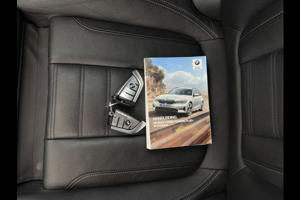 BMW 3 Serie Touring 330e Sportline High Executive (Plug-in) {SoH-91%} (INCL-BTW) Aut. *LEATHER | FULL-LED | HEATED-SPORTSEATS | HIFI-SOUND | NAVI-FULLMAP | DAB+ | DIGI-COCKPIT | PRIVACY-GLASS | AMBIENTLIGHT | ECC | PDC | CRUISE | SHIFT-PADDLES | 19"ALU*