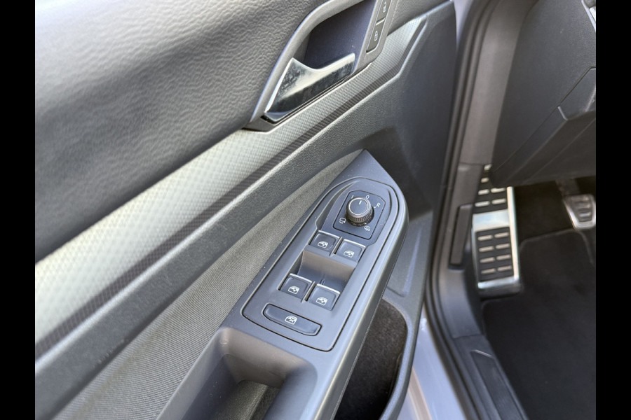 Volkswagen Golf 1.0 TSI 110pk Life | Camera | ACC | Lane | side assist