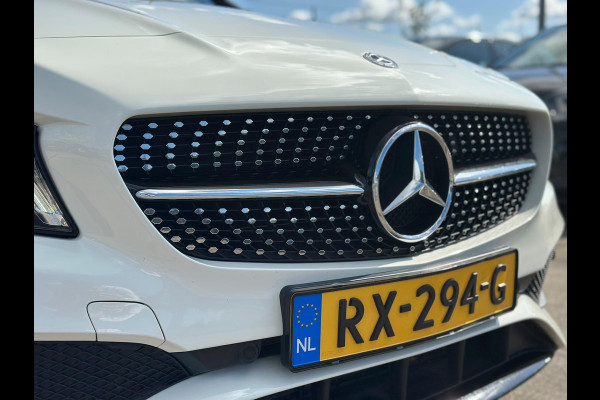 Mercedes-Benz CLA-Klasse 180 AMG-line 122 PK | Panorama dak | Dealer onderhouden | All-Season banden | Navigatie | Camera | Carplay | Parkeersensoren