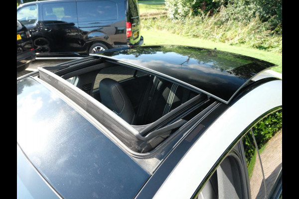 Mercedes-Benz CLA-Klasse 180 AMG-line 122 PK | Panorama dak | Dealer onderhouden | All-Season banden | Navigatie | Camera | Carplay | Parkeersensoren