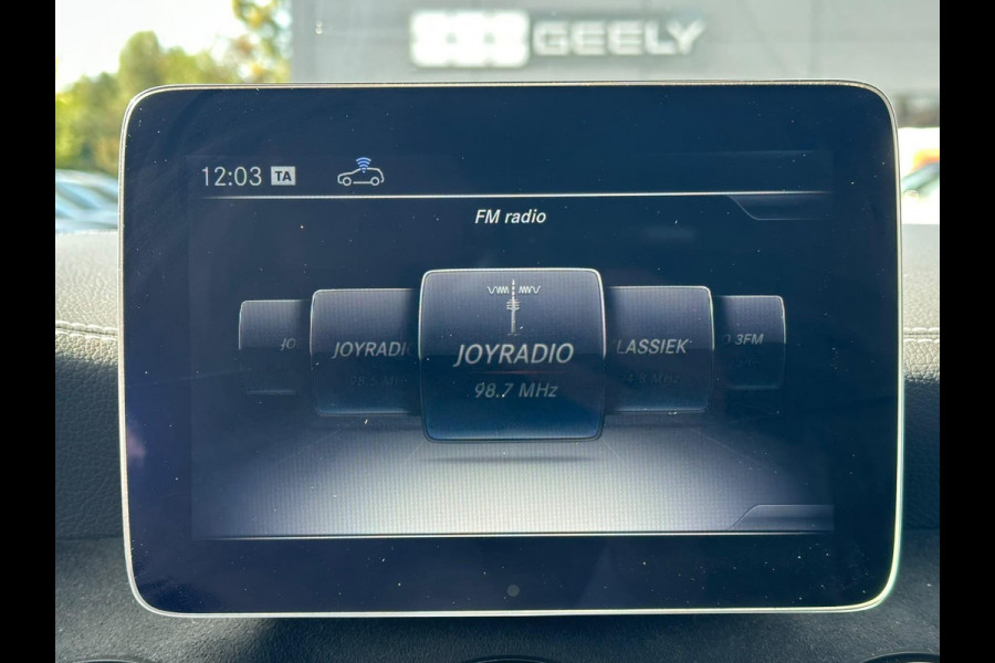 Mercedes-Benz CLA-Klasse 180 AMG-line 122 PK | Panorama dak | Dealer onderhouden | All-Season banden | Navigatie | Camera | Carplay | Parkeersensoren