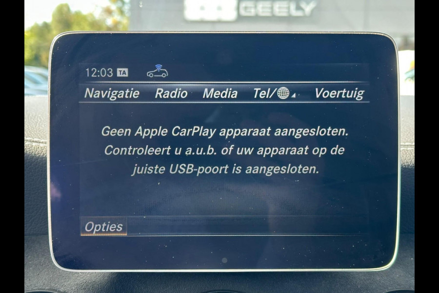 Mercedes-Benz CLA-Klasse 180 AMG-line 122 PK | Panorama dak | Dealer onderhouden | All-Season banden | Navigatie | Camera | Carplay | Parkeersensoren