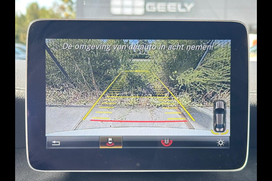 Mercedes-Benz CLA-Klasse 180 AMG-line 122 PK | Panorama dak | Dealer onderhouden | All-Season banden | Navigatie | Camera | Carplay | Parkeersensoren