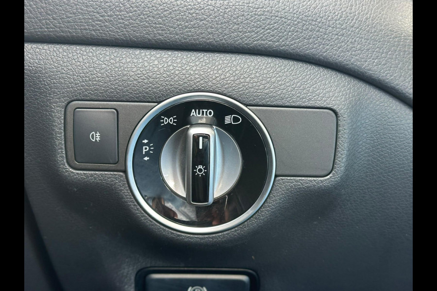 Mercedes-Benz CLA-Klasse 180 AMG-line 122 PK | Panorama dak | Dealer onderhouden | All-Season banden | Navigatie | Camera | Carplay | Parkeersensoren